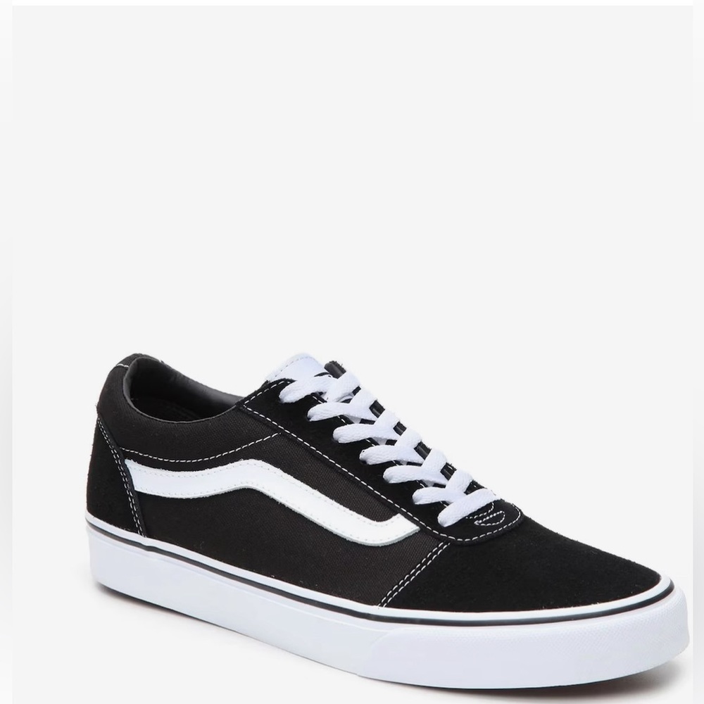 Vans Ward Lo Suede Sneaker in black/white